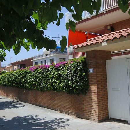 Apartamento Maraka Playa Castelldefels Exterior foto